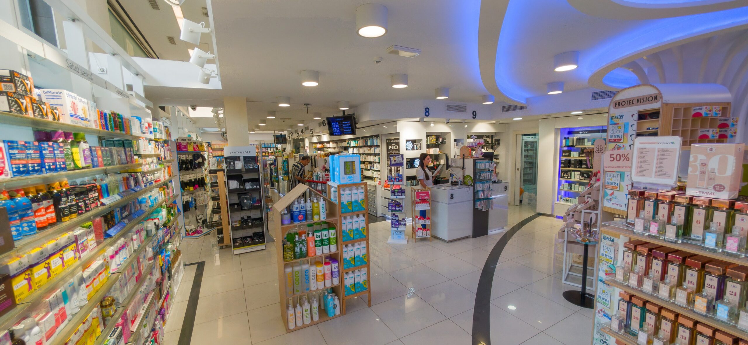 Se muestra la Fachada de la farmacia